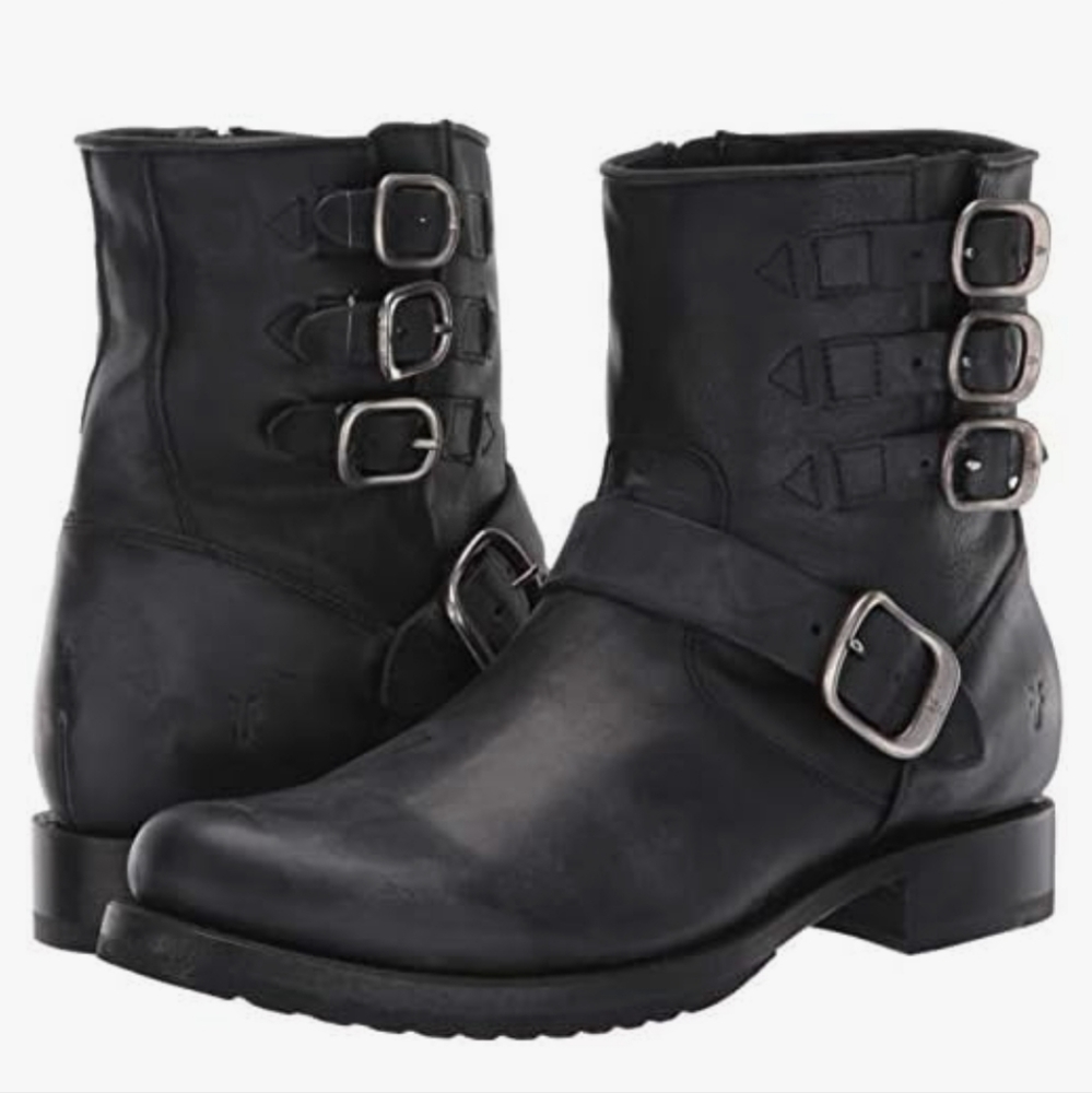 FRYE Women's 3470582-BLK Veronica Belted Short Black Boots